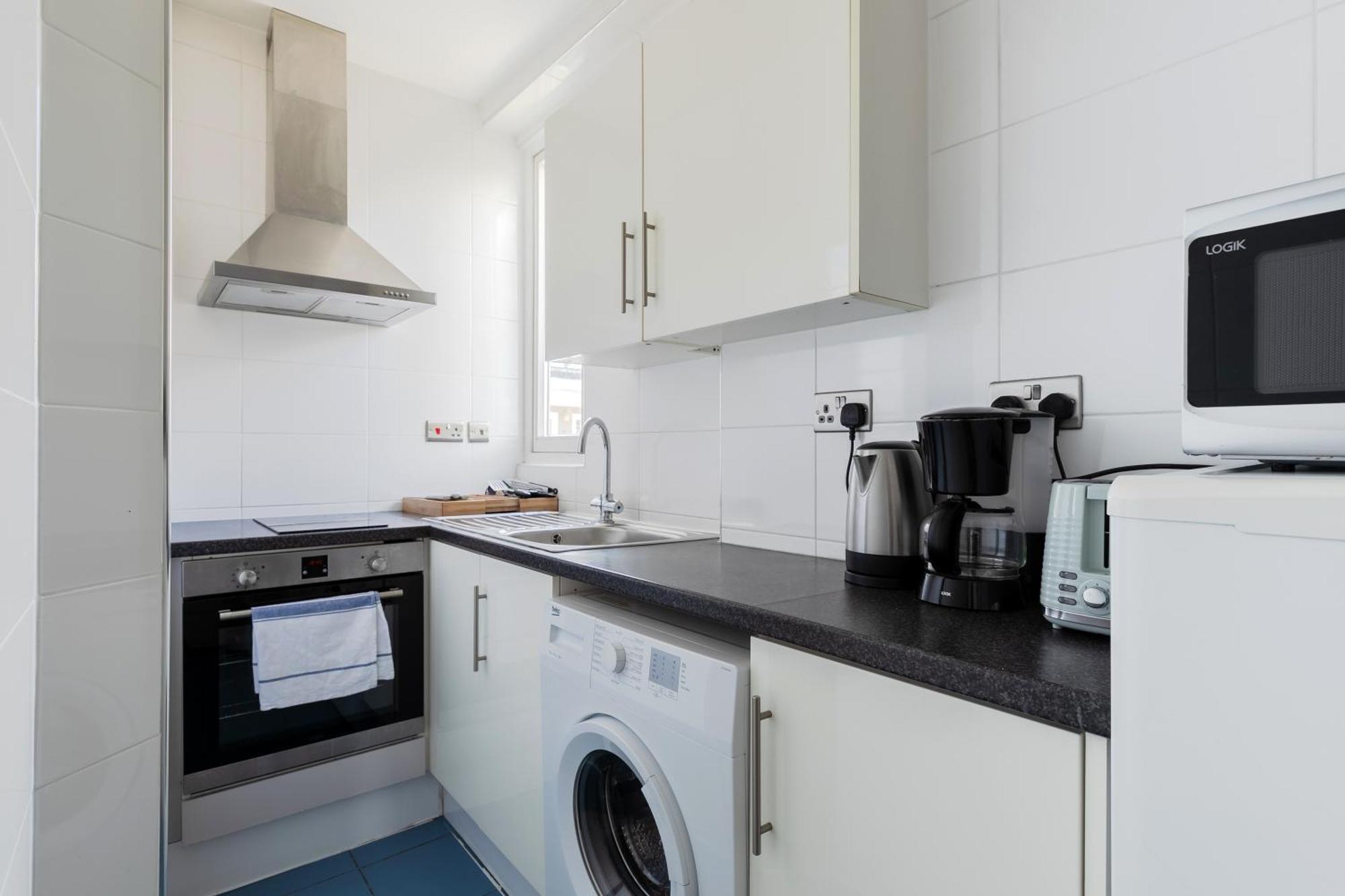 Modern Kensington Apartments London Exterior photo