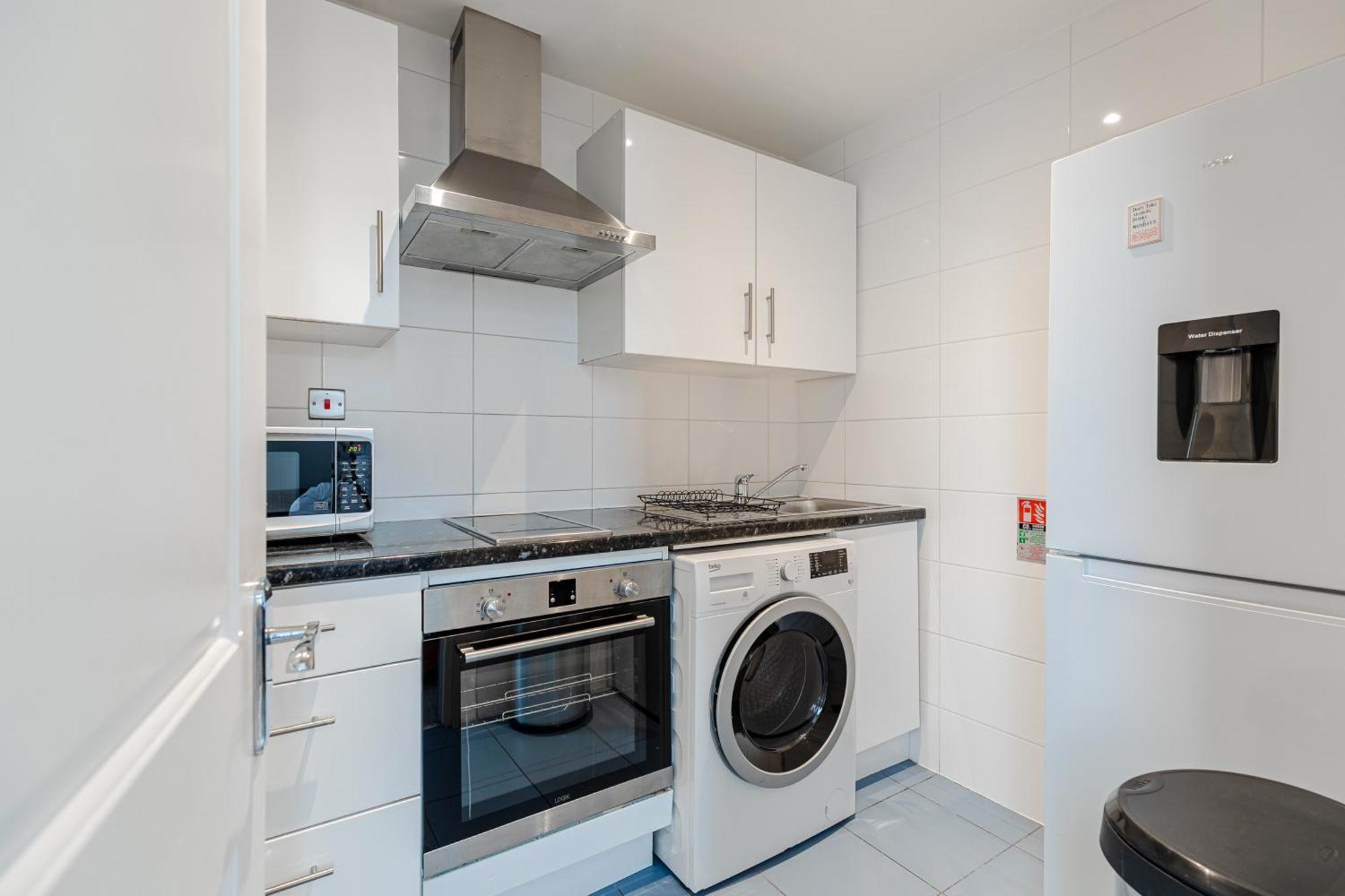 Modern Kensington Apartments London Room photo