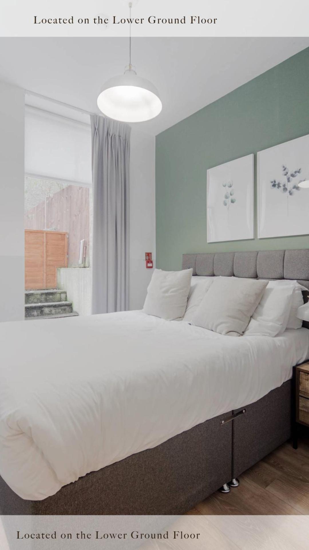 Modern Kensington Apartments London Room photo